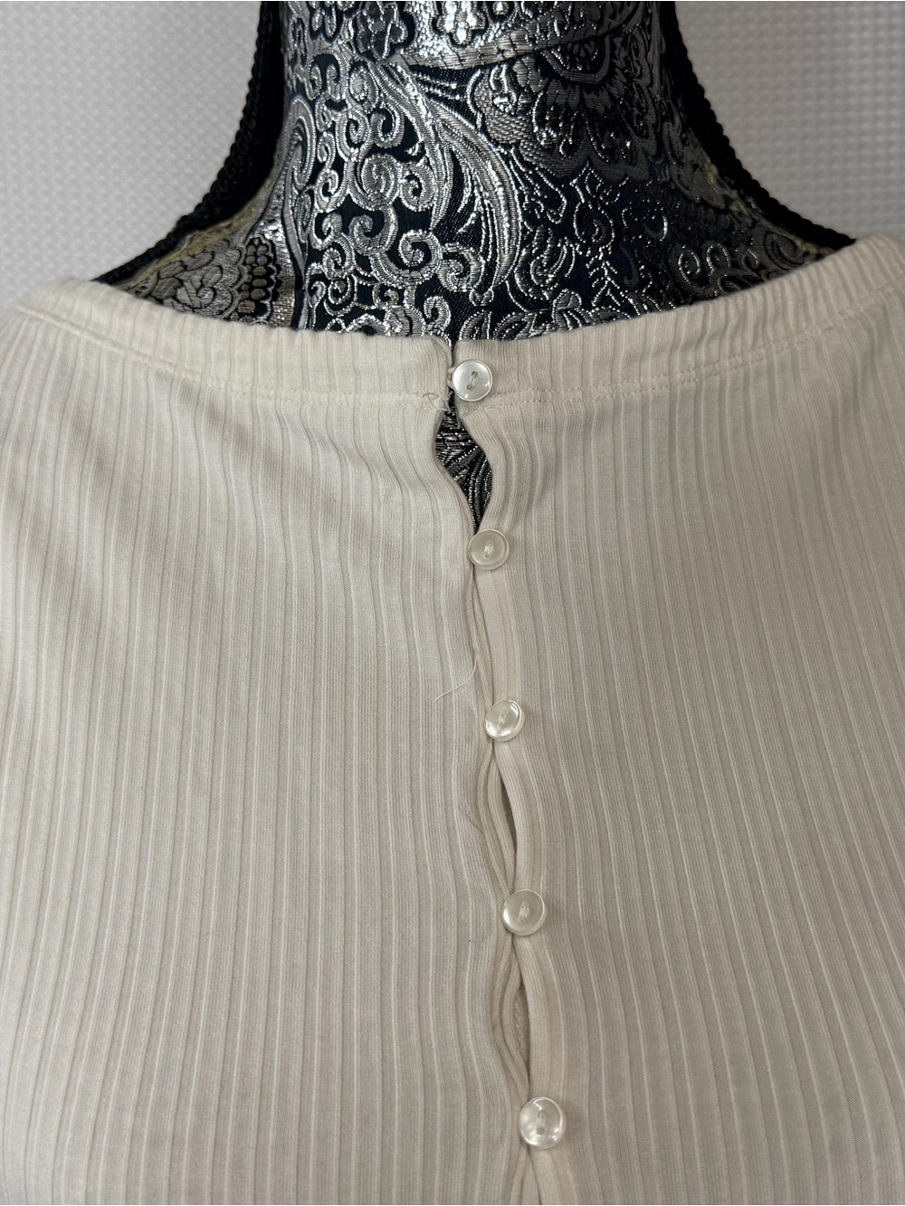 Abercrombie & Fitch Cream Ribbed Button-Front Tank - Picture 2 of 14